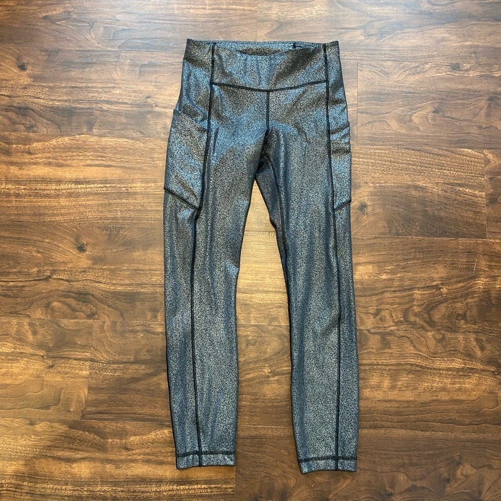 Lululemon Speed Up Tight *Foil 28" 
Luminosity Foil Print Black Silver Size 4